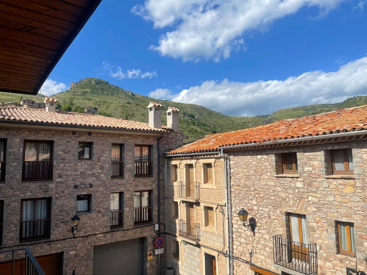 Fonda Peremiquel Hotel Castellar De N'Hug Eksteriør billede